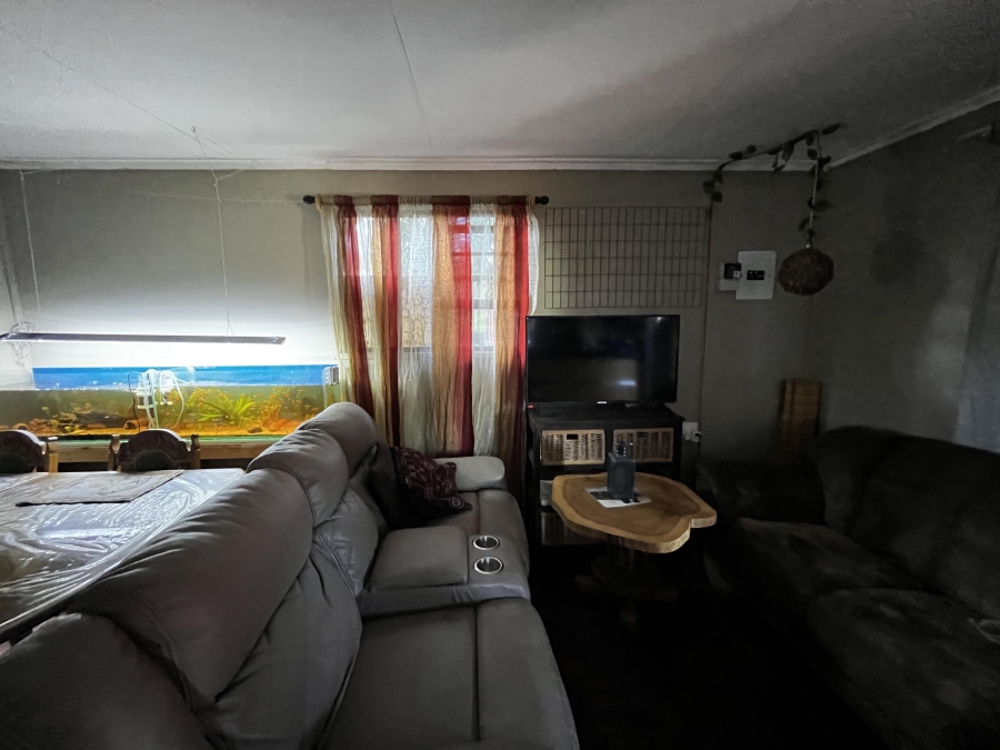 4 Bedroom Property for Sale in Les Marais Gauteng