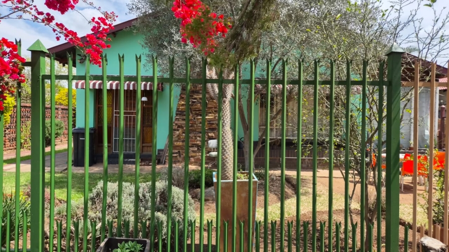 4 Bedroom Property for Sale in Les Marais Gauteng