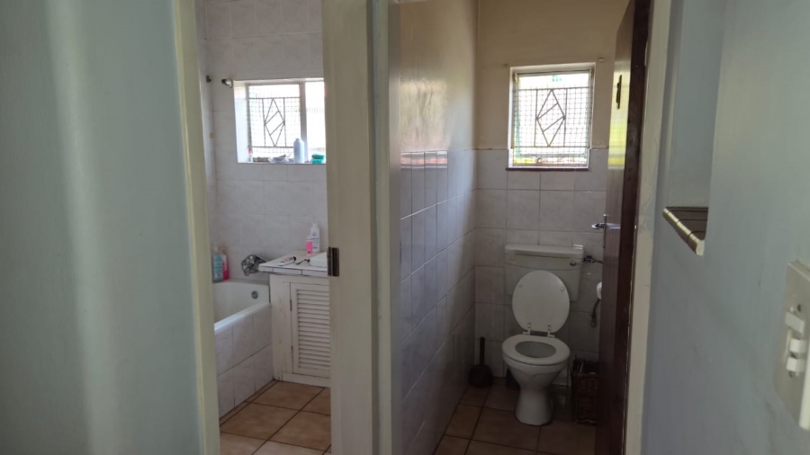 4 Bedroom Property for Sale in Les Marais Gauteng