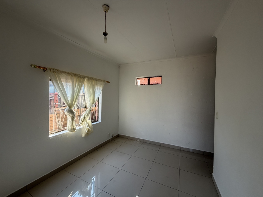 To Let 2 Bedroom Property for Rent in Erasmia Gauteng