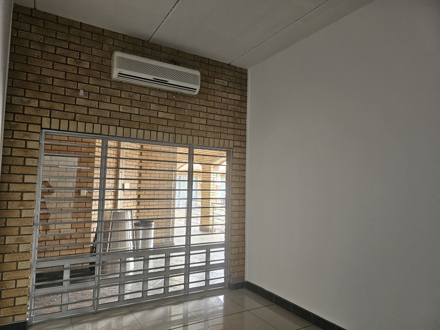To Let Commercial Property for Rent in Laudium Gauteng