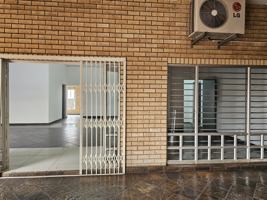 To Let Commercial Property for Rent in Laudium Gauteng
