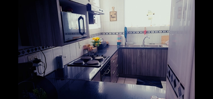 2 Bedroom Property for Sale in Laudium Gauteng