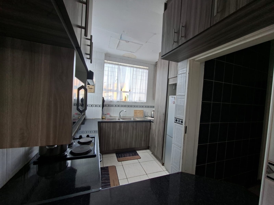 2 Bedroom Property for Sale in Laudium Gauteng
