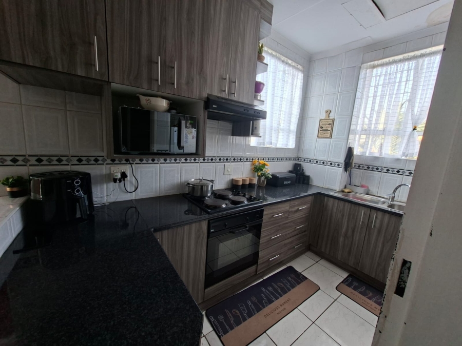 2 Bedroom Property for Sale in Laudium Gauteng