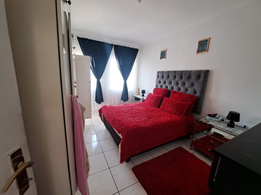 2 Bedroom Property for Sale in Laudium Gauteng