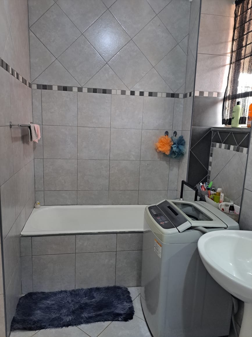 2 Bedroom Property for Sale in Laudium Gauteng