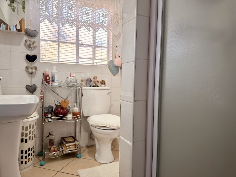 3 Bedroom Property for Sale in Val de Grace Gauteng