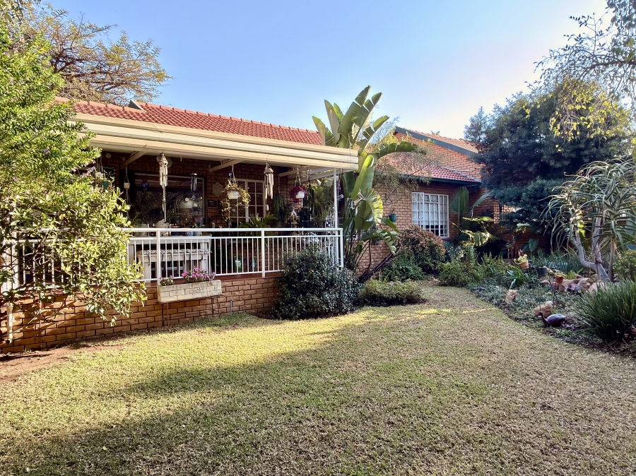 3 Bedroom Property for Sale in Val de Grace Gauteng