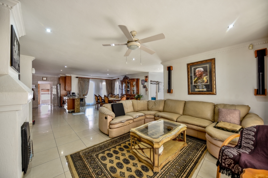 10 Bedroom Property for Sale in Waterkloof Ridge Gauteng