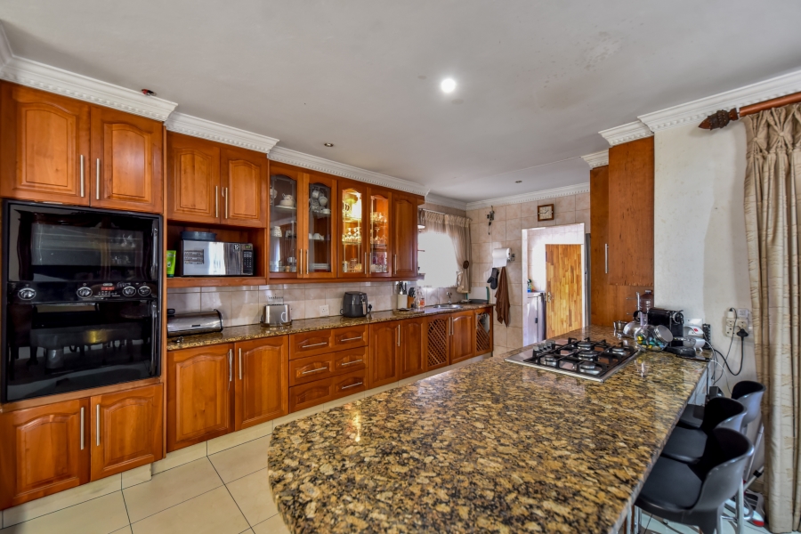 10 Bedroom Property for Sale in Waterkloof Ridge Gauteng