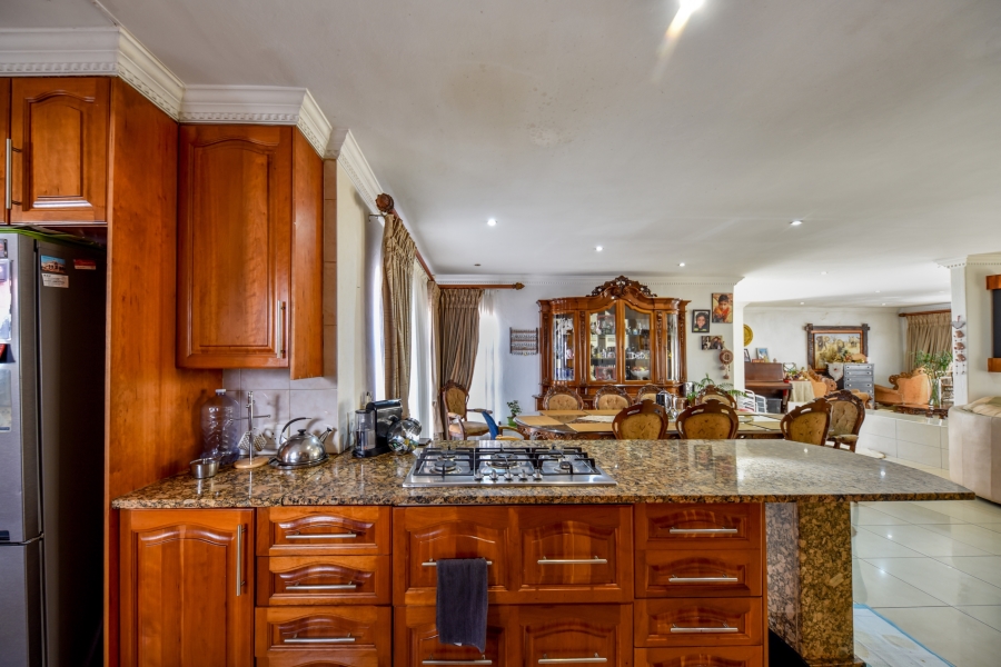 10 Bedroom Property for Sale in Waterkloof Ridge Gauteng