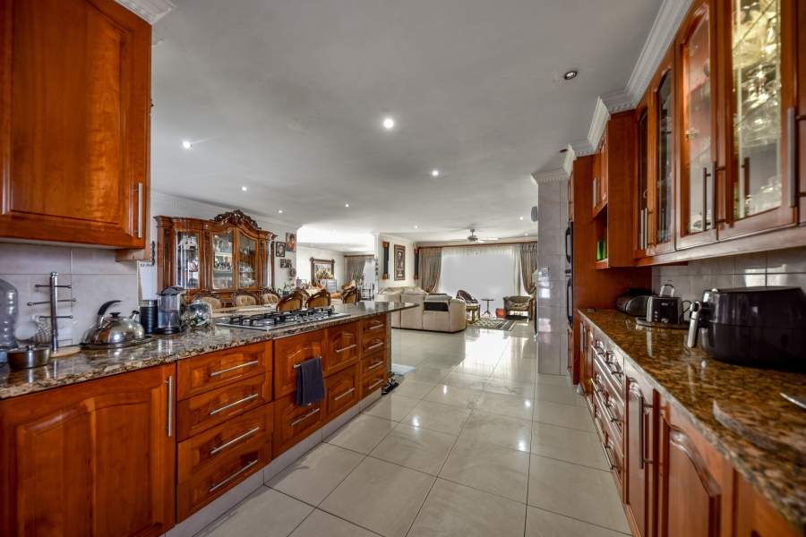 10 Bedroom Property for Sale in Waterkloof Ridge Gauteng