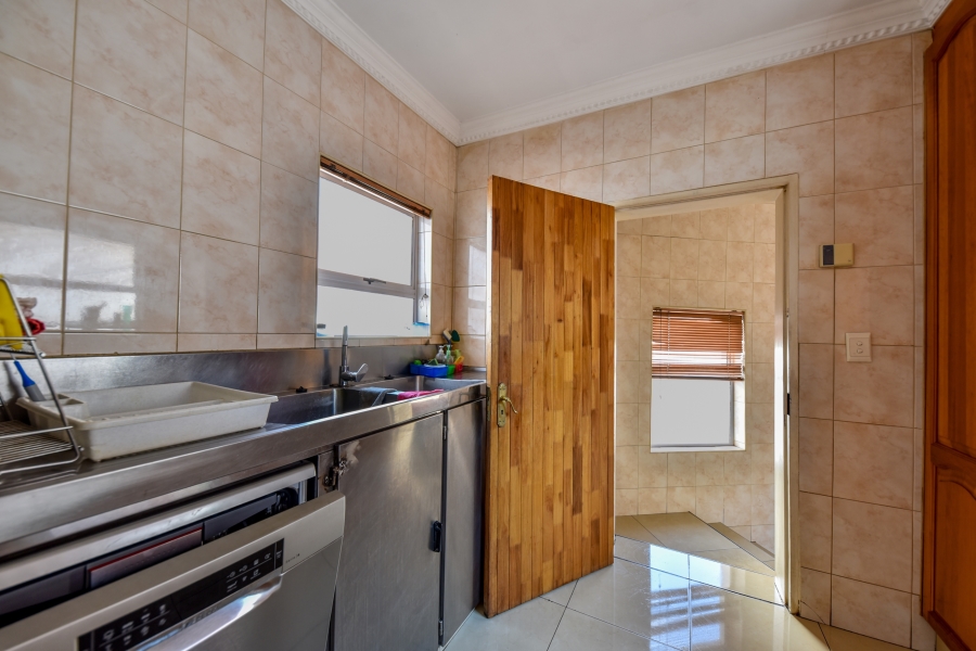 10 Bedroom Property for Sale in Waterkloof Ridge Gauteng