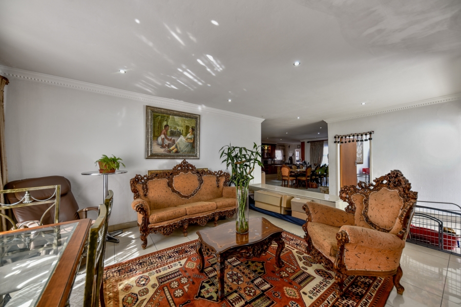 10 Bedroom Property for Sale in Waterkloof Ridge Gauteng