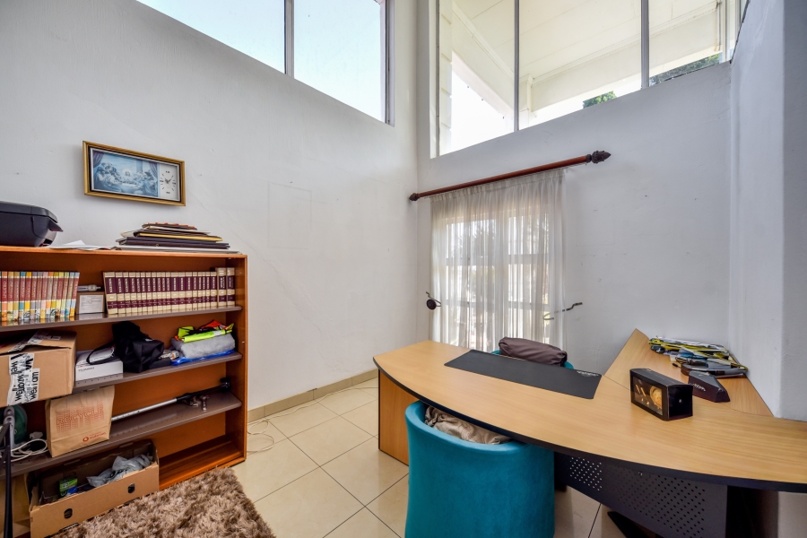 10 Bedroom Property for Sale in Waterkloof Ridge Gauteng
