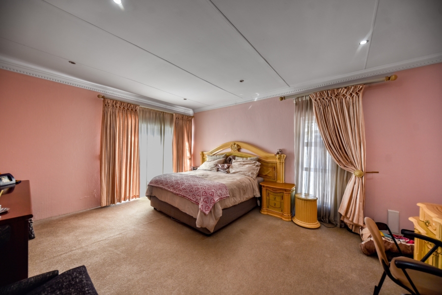 10 Bedroom Property for Sale in Waterkloof Ridge Gauteng