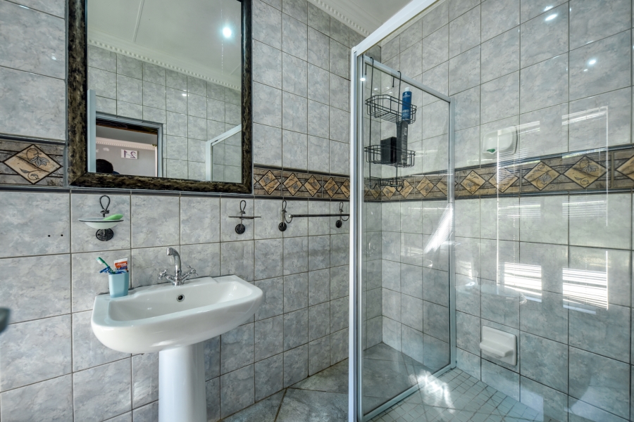 10 Bedroom Property for Sale in Waterkloof Ridge Gauteng