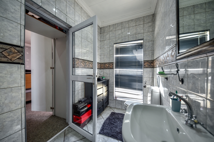 10 Bedroom Property for Sale in Waterkloof Ridge Gauteng