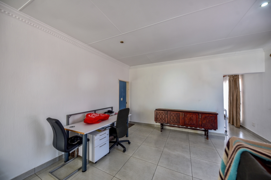 10 Bedroom Property for Sale in Waterkloof Ridge Gauteng
