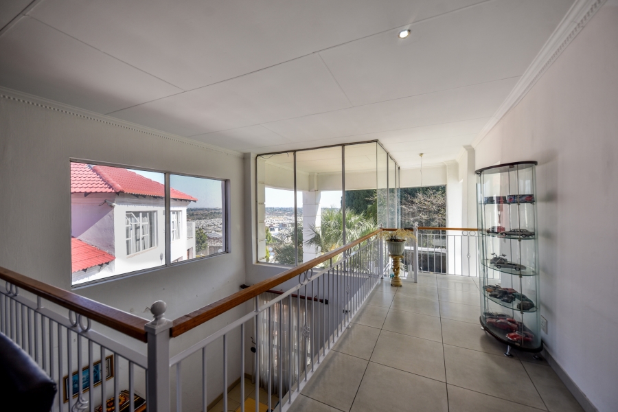 10 Bedroom Property for Sale in Waterkloof Ridge Gauteng
