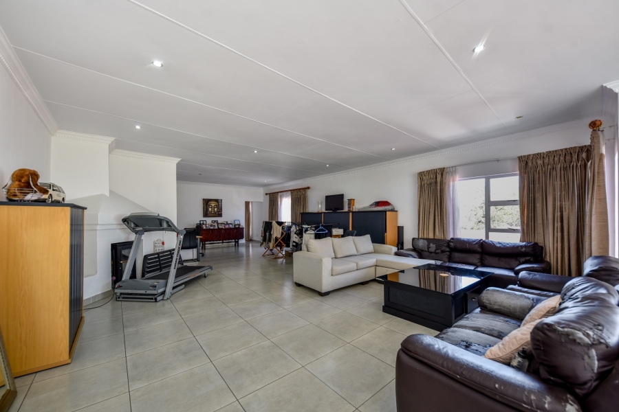 10 Bedroom Property for Sale in Waterkloof Ridge Gauteng