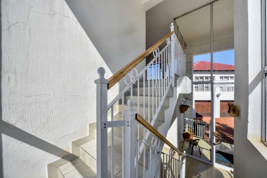 10 Bedroom Property for Sale in Waterkloof Ridge Gauteng