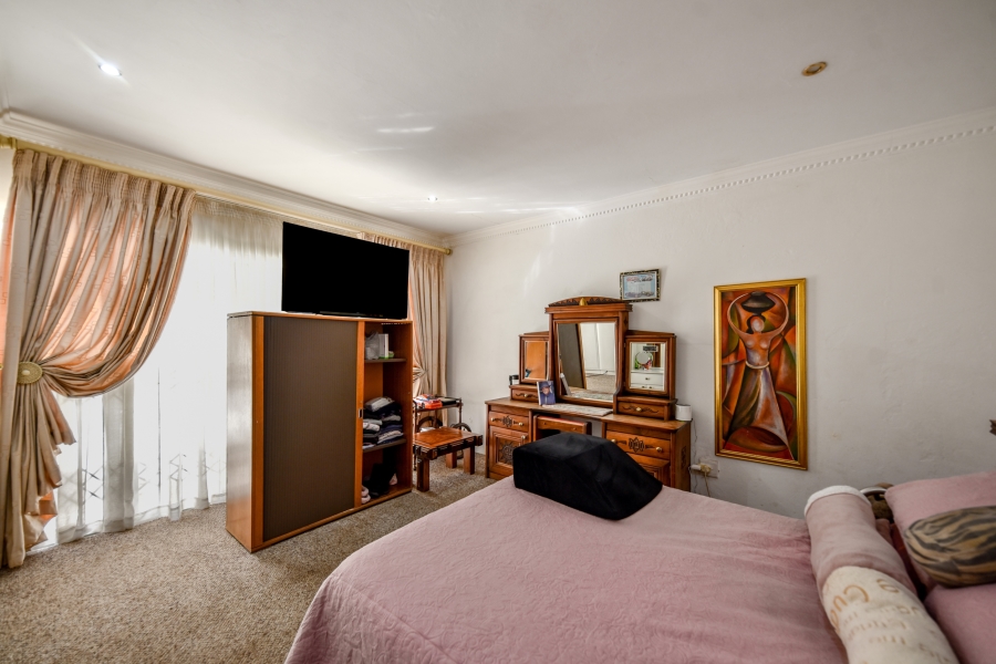 10 Bedroom Property for Sale in Waterkloof Ridge Gauteng