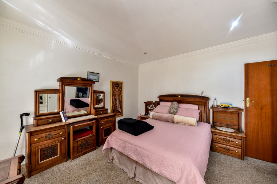 10 Bedroom Property for Sale in Waterkloof Ridge Gauteng