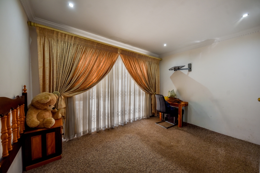 10 Bedroom Property for Sale in Waterkloof Ridge Gauteng