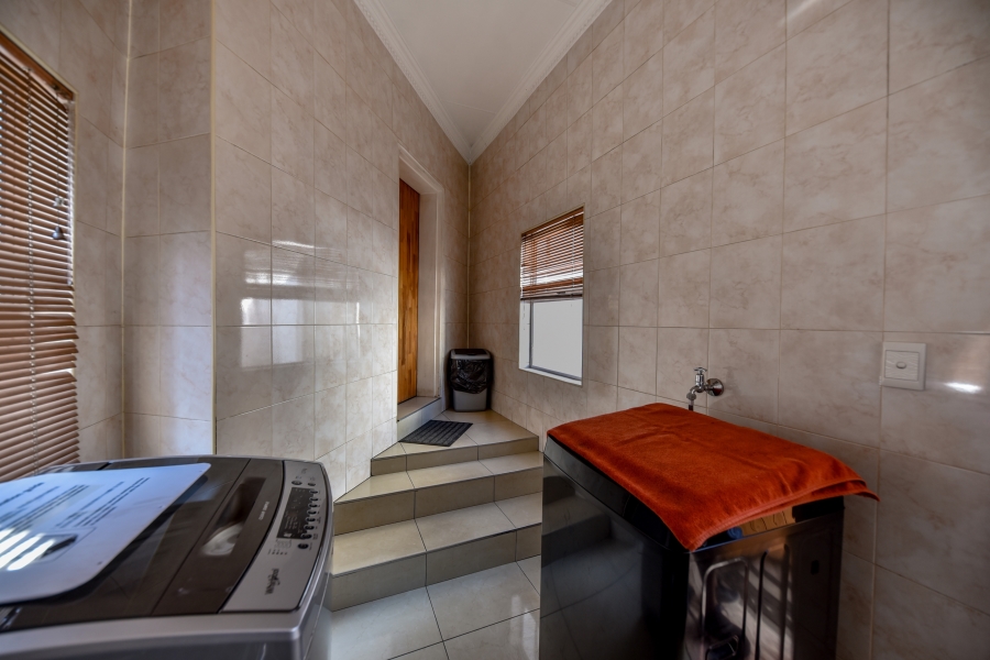 10 Bedroom Property for Sale in Waterkloof Ridge Gauteng