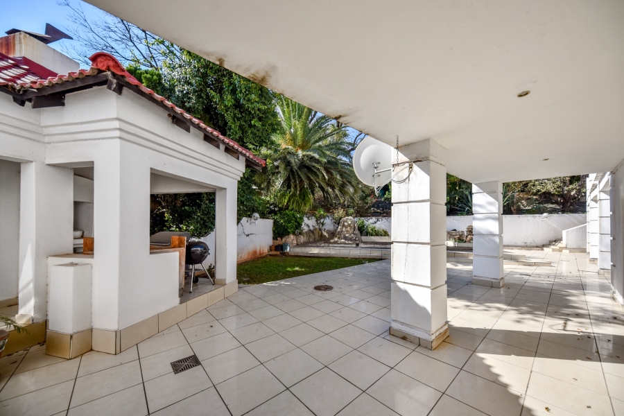 10 Bedroom Property for Sale in Waterkloof Ridge Gauteng