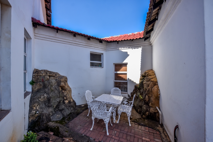 10 Bedroom Property for Sale in Waterkloof Ridge Gauteng