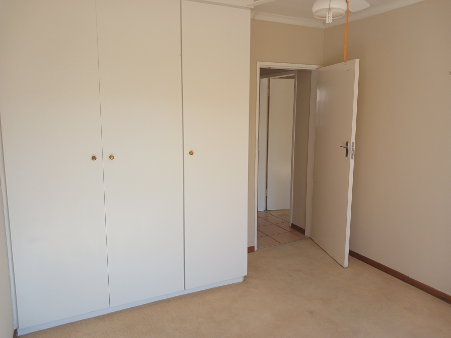 3 Bedroom Property for Sale in Die Hoewes Gauteng