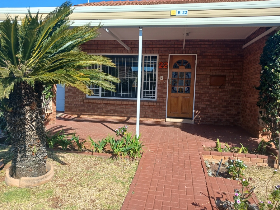 3 Bedroom Property for Sale in Die Hoewes Gauteng