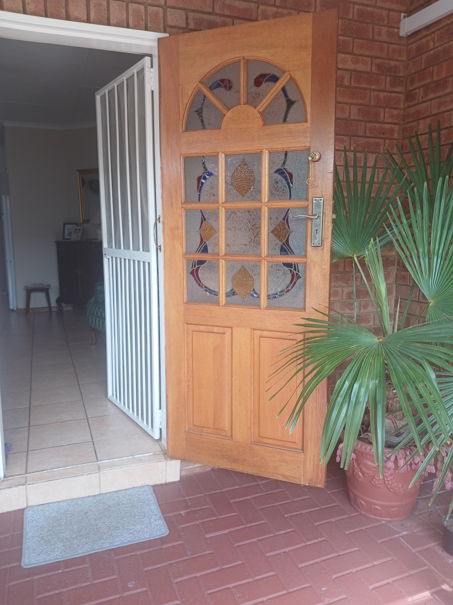 3 Bedroom Property for Sale in Die Hoewes Gauteng