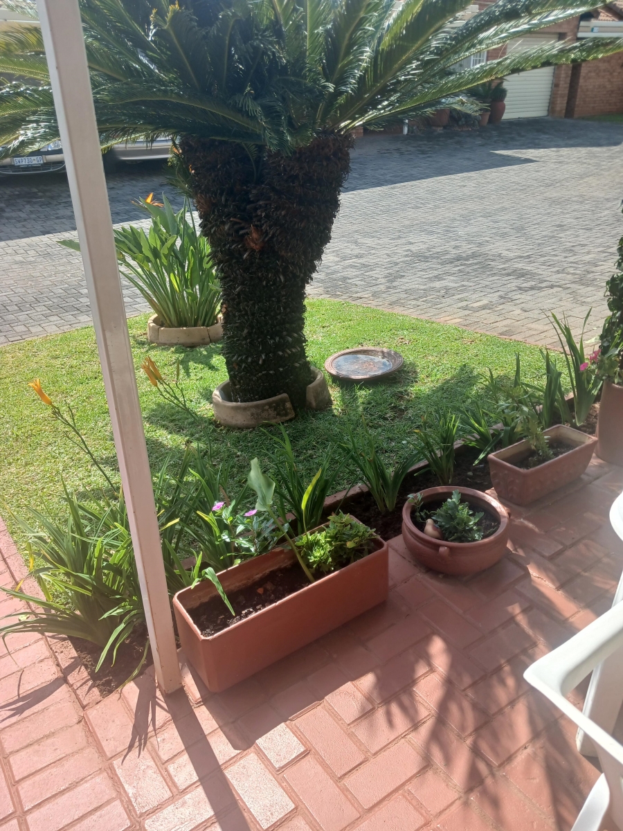 3 Bedroom Property for Sale in Die Hoewes Gauteng