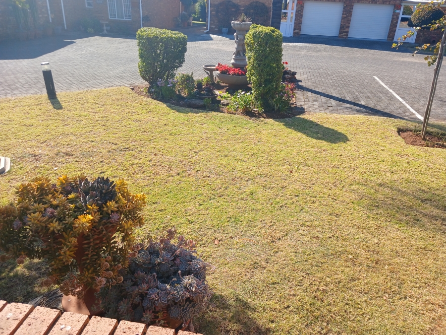 3 Bedroom Property for Sale in Die Hoewes Gauteng