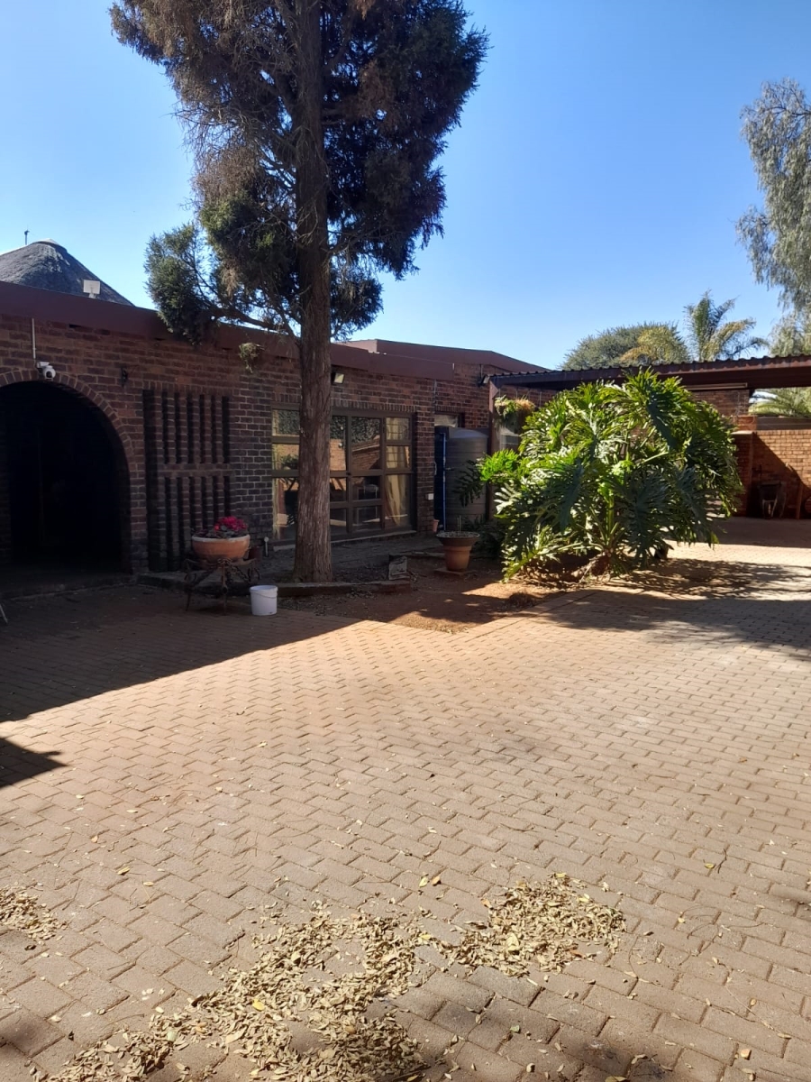 4 Bedroom Property for Sale in Petersfield Gauteng