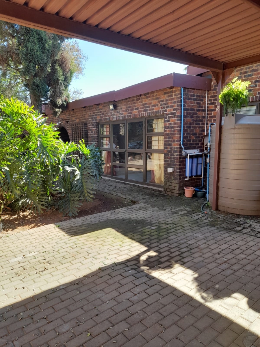 4 Bedroom Property for Sale in Petersfield Gauteng