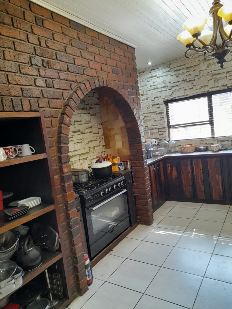 4 Bedroom Property for Sale in Petersfield Gauteng