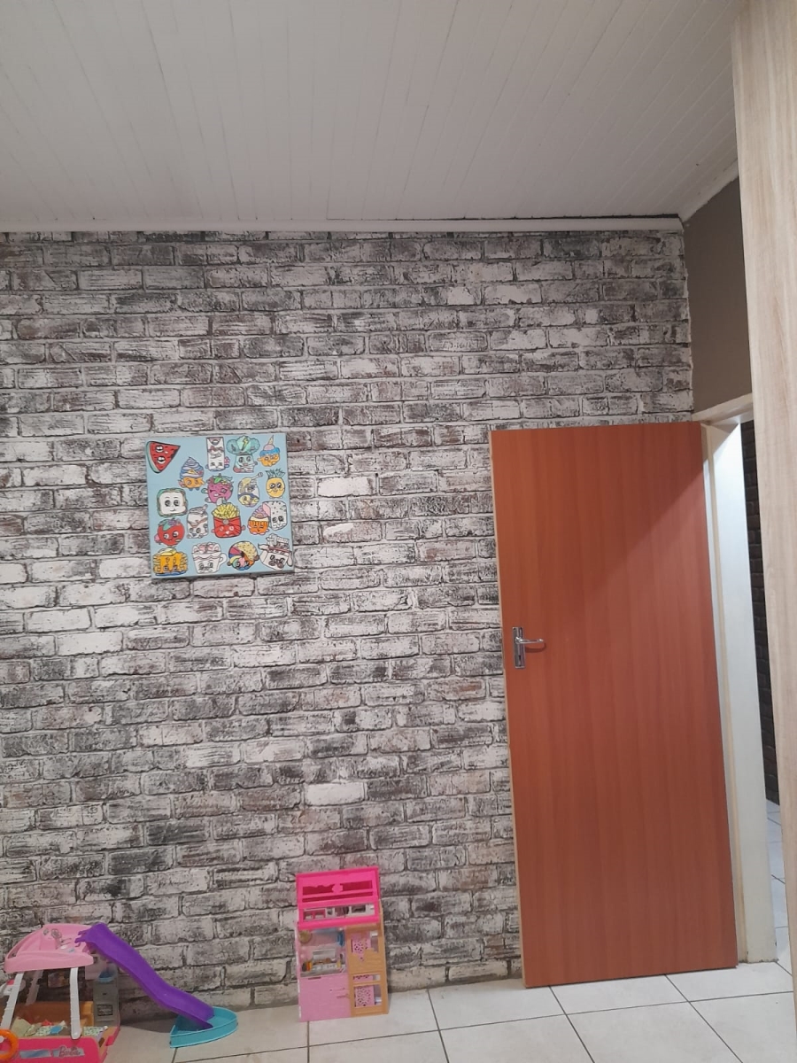 4 Bedroom Property for Sale in Petersfield Gauteng