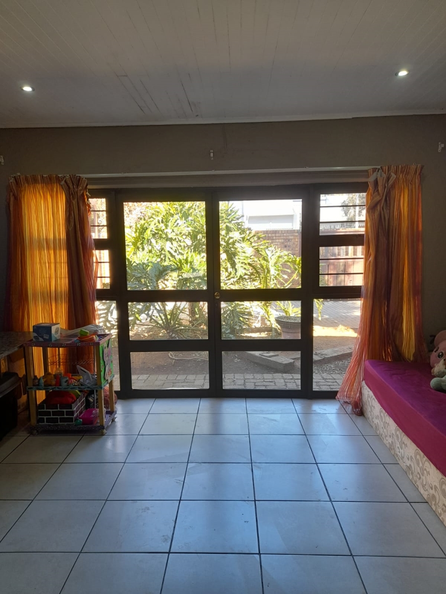 4 Bedroom Property for Sale in Petersfield Gauteng