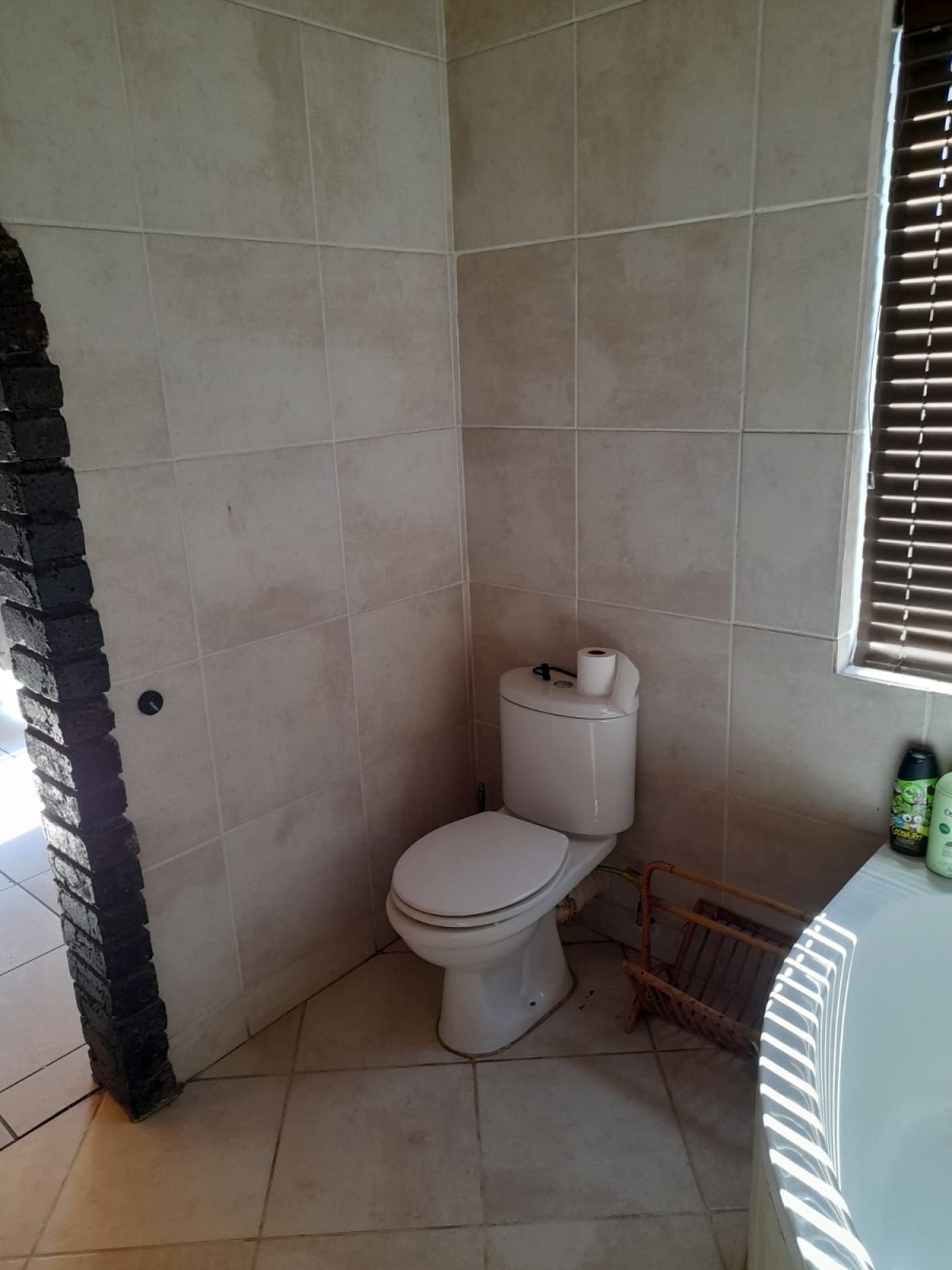 4 Bedroom Property for Sale in Petersfield Gauteng