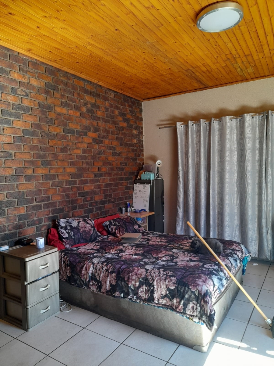 4 Bedroom Property for Sale in Petersfield Gauteng