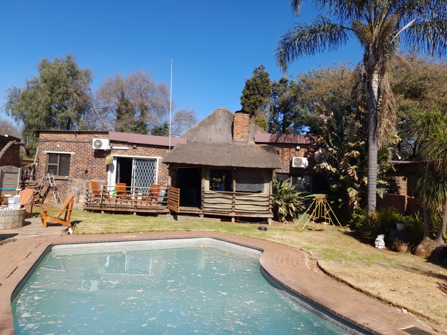 4 Bedroom Property for Sale in Petersfield Gauteng