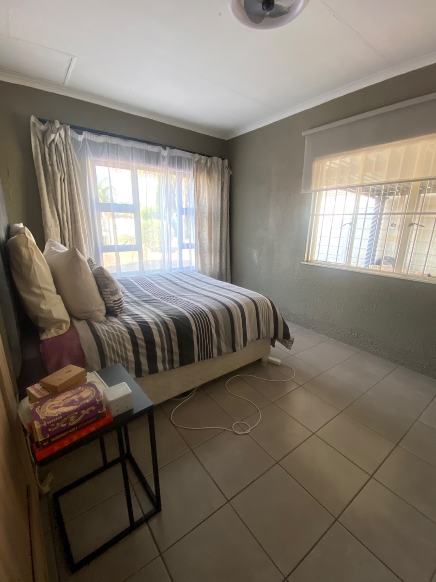 4 Bedroom Property for Sale in Glen Marais Gauteng