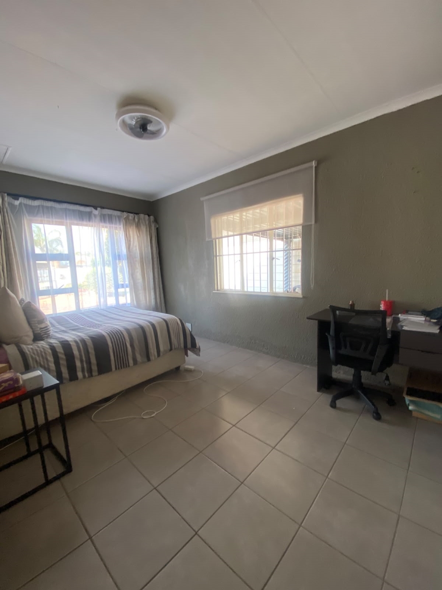 4 Bedroom Property for Sale in Glen Marais Gauteng