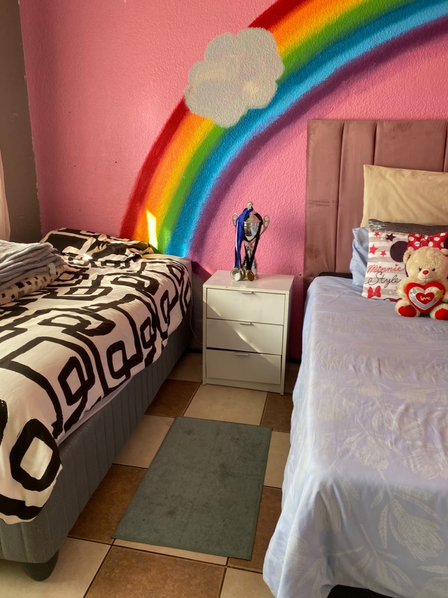 4 Bedroom Property for Sale in Glen Marais Gauteng
