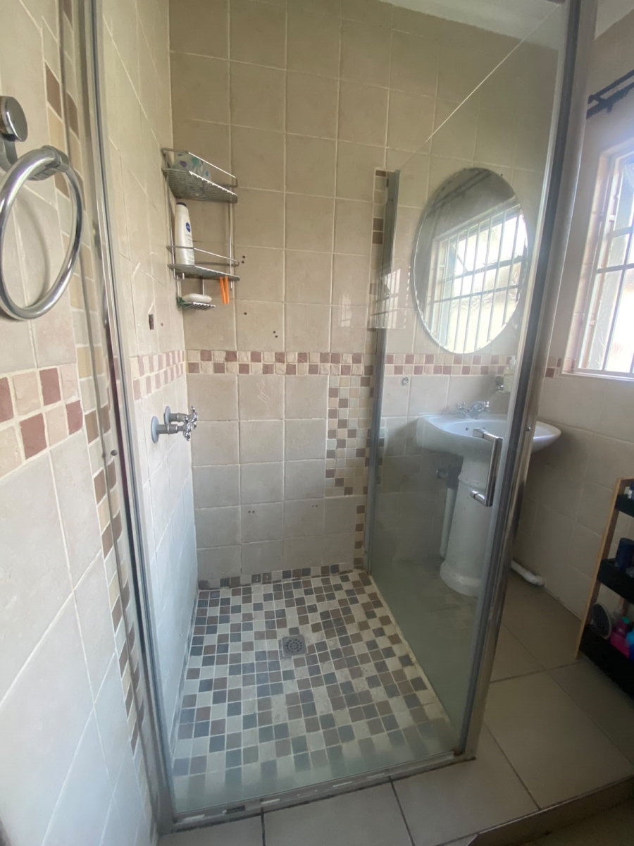 4 Bedroom Property for Sale in Glen Marais Gauteng